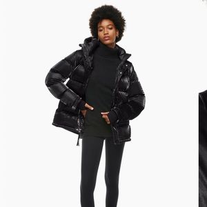 Aritzia Super Puff Liquid Shine XS